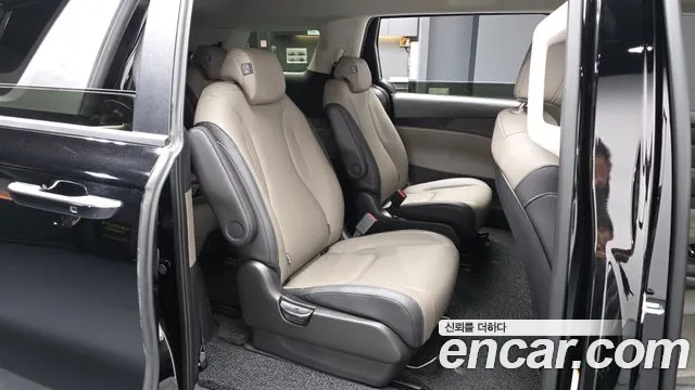 Kia Carnival 2025 thumb 11
