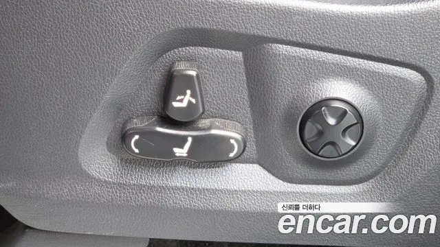 KG_Mobility_Ssangyong Rexton 2019 thumb 3
