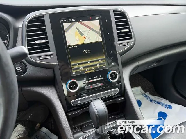 Renault Megane 2017 thumb 12