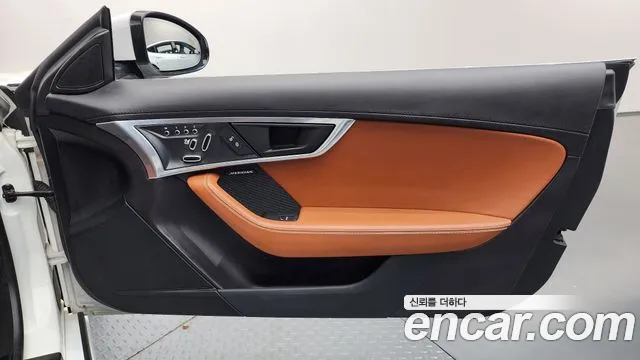 Jaguar F-Type 2019 thumb 11