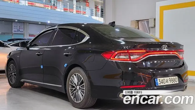 Hyundai Grandeur 2017 thumb 6