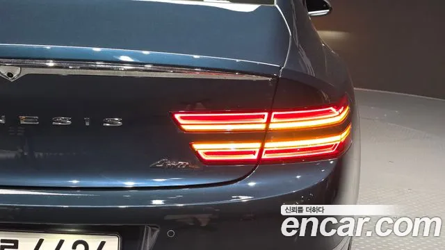 Genesis G80 2022 thumb 5