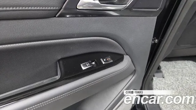 KG_Mobility_Ssangyong Rexton 2025 thumb 10