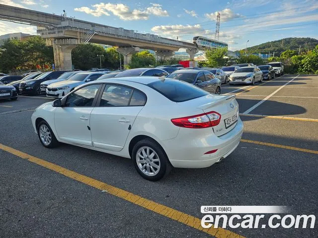 Renault Fluence 2011 thumb 4