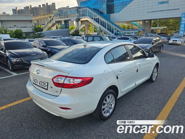 Renault Fluence 2011 thumb 6