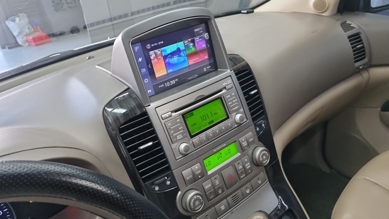 Kia Carnival 2012 thumb 2