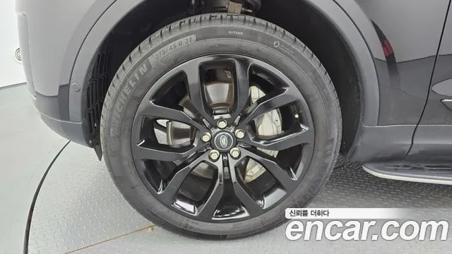 Land Rover Discovery 2019 thumb 2