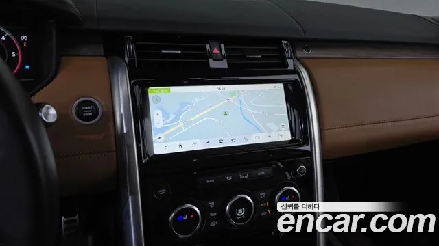 Land Rover Discovery 2019 thumb 3