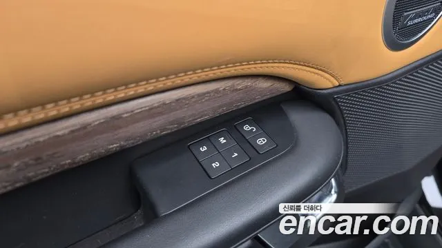 Land Rover Discovery 2019 thumb 8