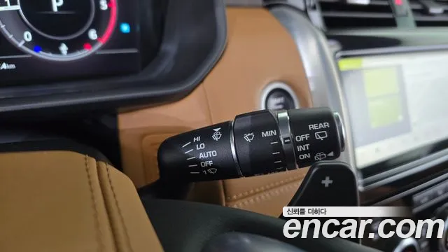 Land Rover Discovery 2019 thumb 10
