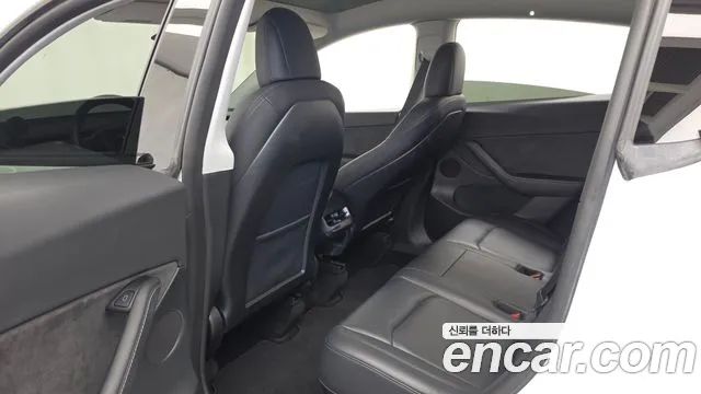 Tesla Model Y 2022 thumb 8