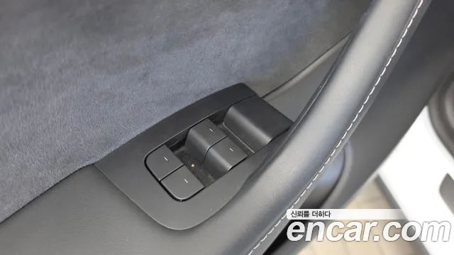 Tesla Model Y 2022 thumb 5