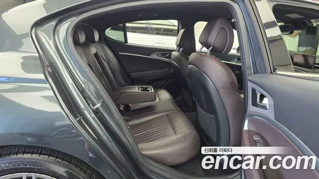 Genesis G70 2021 thumb 2