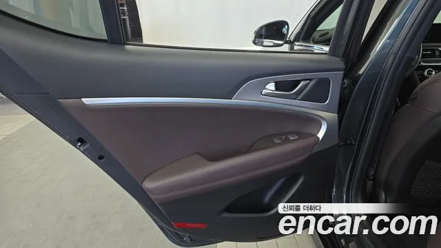 Genesis G70 2021 thumb 3