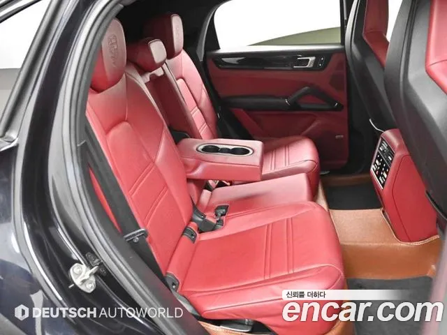 Porsche Cayenne 2021 thumb 3