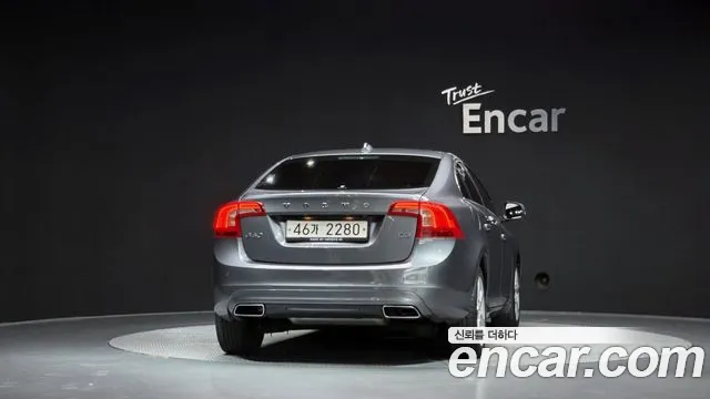 Volvo S60 2017 thumb 12