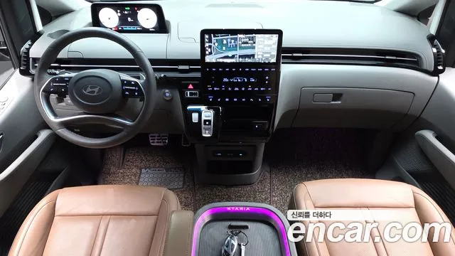 Hyundai Staria 2024 thumb 6