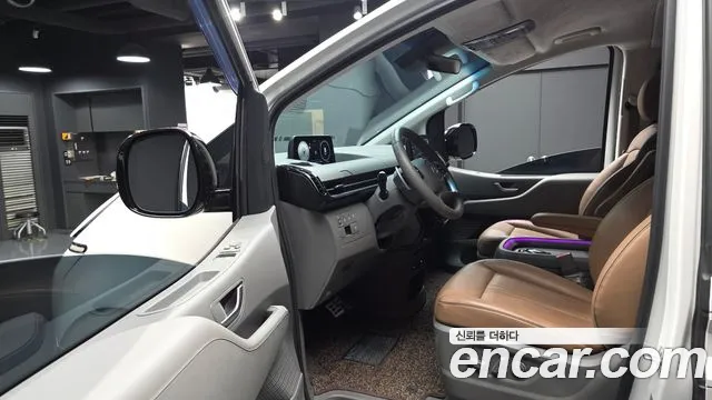 Hyundai Staria 2024 thumb 7