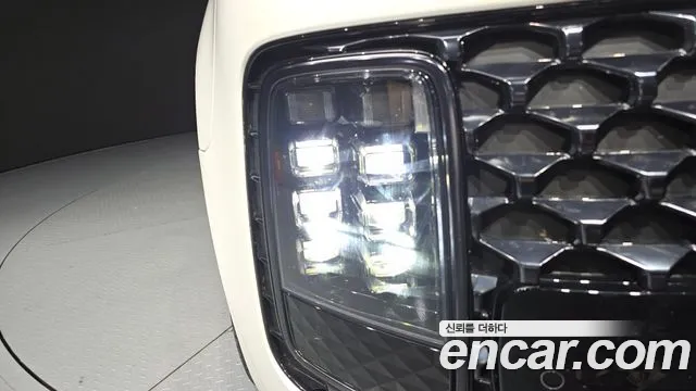 Hyundai Staria 2024 thumb 11