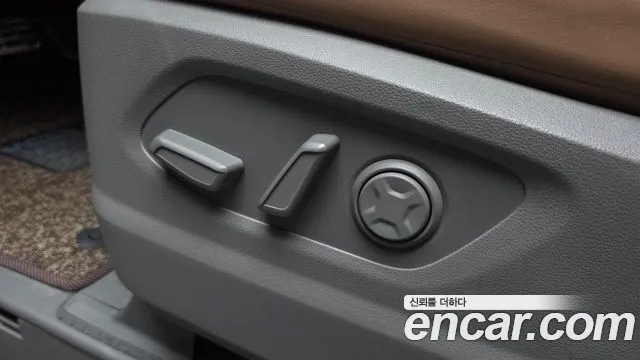 Hyundai Staria 2024 thumb 2