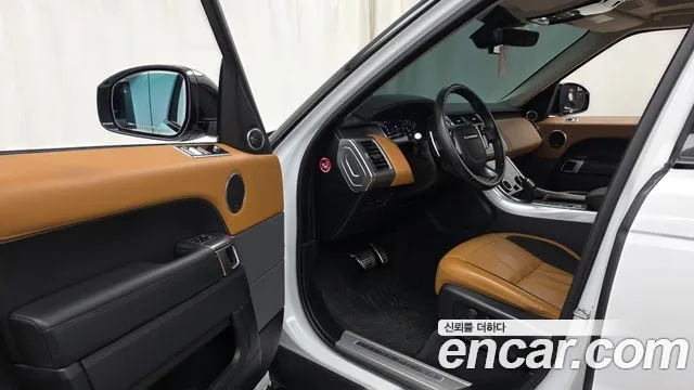 Land Rover Range Rover Sport 2021 thumb 3