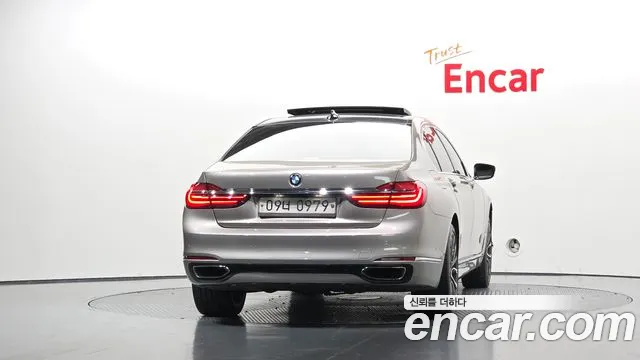 BMW 7 серии 2015 thumb 8