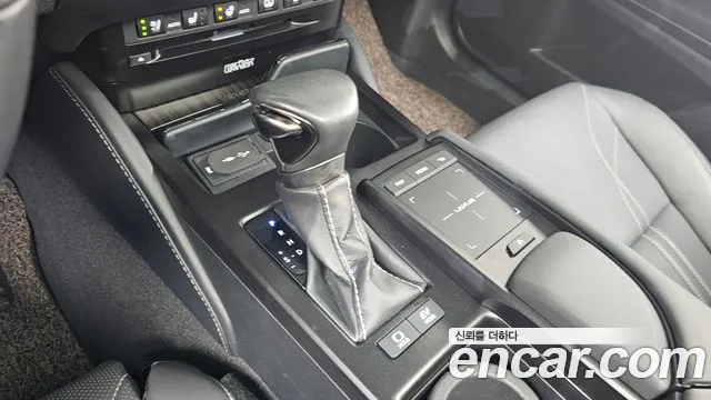 Lexus ES 2019 thumb 6