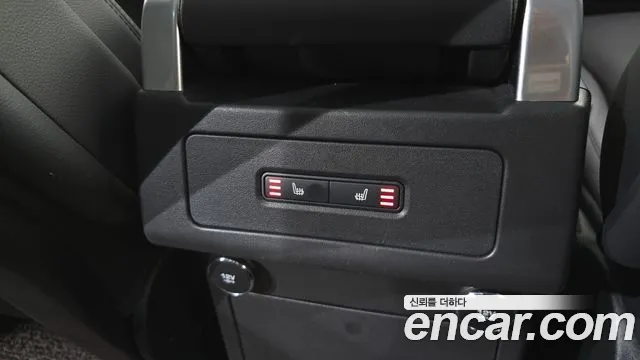 Land Rover Discovery 2019 thumb 3