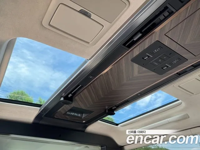 Lexus LM 2024 thumb 8