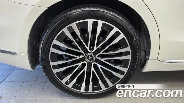 Mercedes-Benz S-Класс 2023 thumb 7