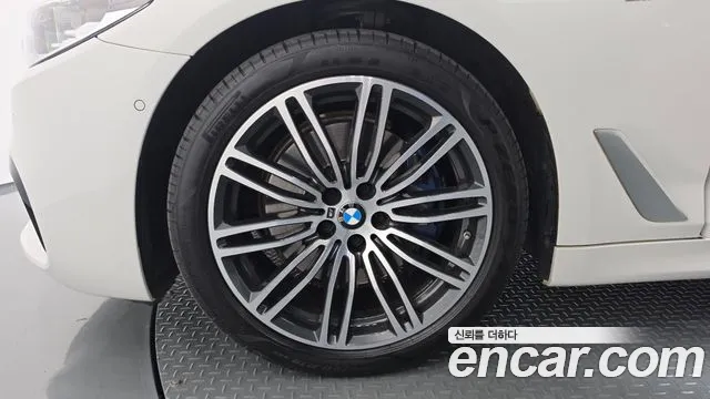BMW 5 серии 2020 thumb 3