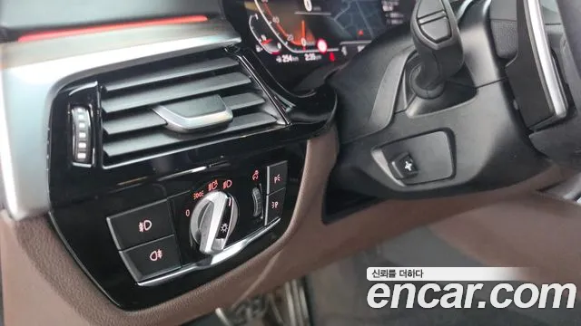 BMW 5 серии 2020 thumb 5