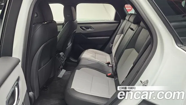 Land Rover Range Rover Velar 2026 thumb 12