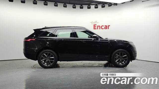 Land Rover Range Rover Velar 2026 thumb 4