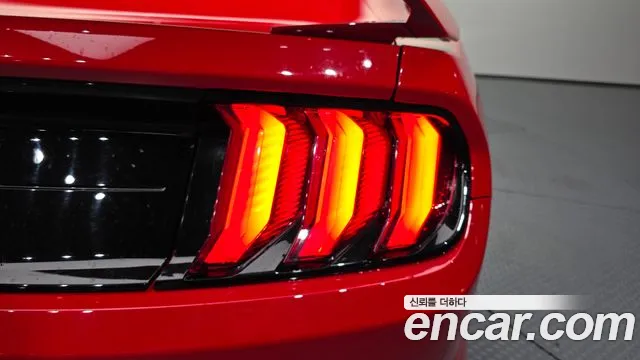 Ford Mustang Mach-E 2018 thumb 6