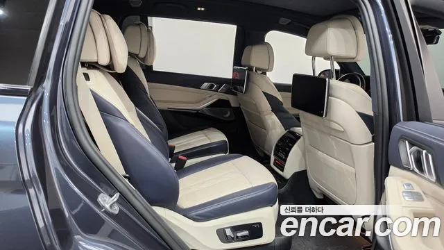 BMW X7 2021 thumb 6