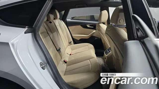 Audi A5 2021 thumb 5