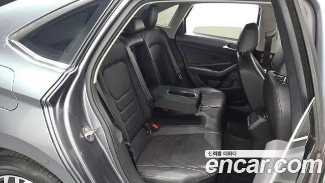 Volkswagen Jetta 2021 thumb 8