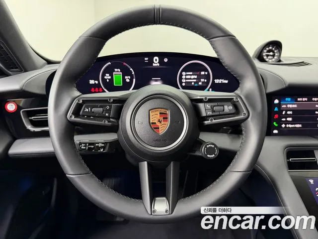 Porsche Taycan 2025 thumb 12