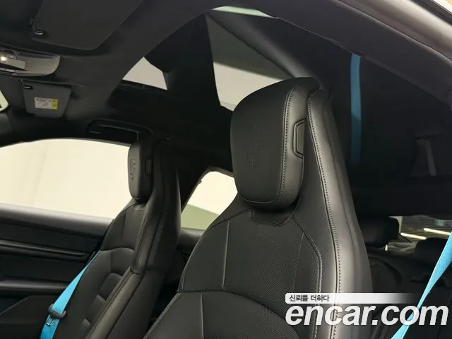 Porsche Taycan 2025 thumb 8