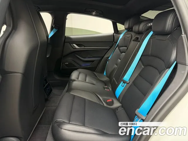 Porsche Taycan 2025 thumb 7