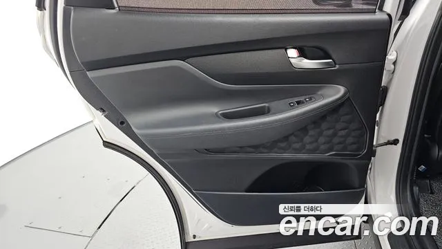 Hyundai Santa Fe 2018 thumb 9