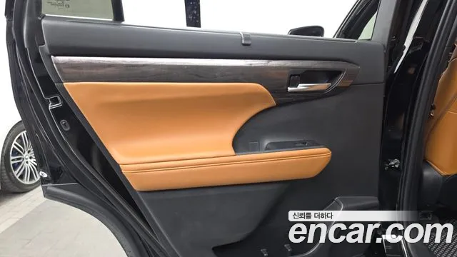Toyota Highlander 2025 thumb 6