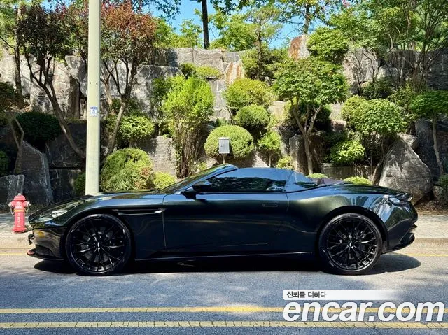 Astonmartin DB11 2023 thumb 4