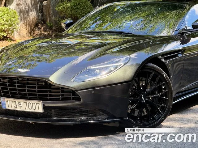 Astonmartin DB11 2023 thumb 2