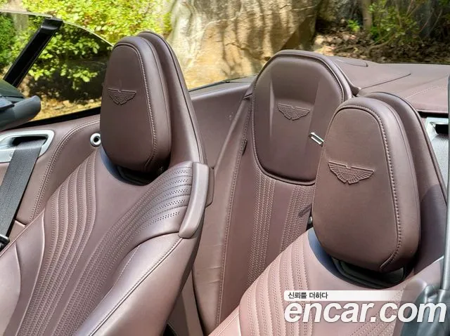 Astonmartin DB11 2023 thumb 10