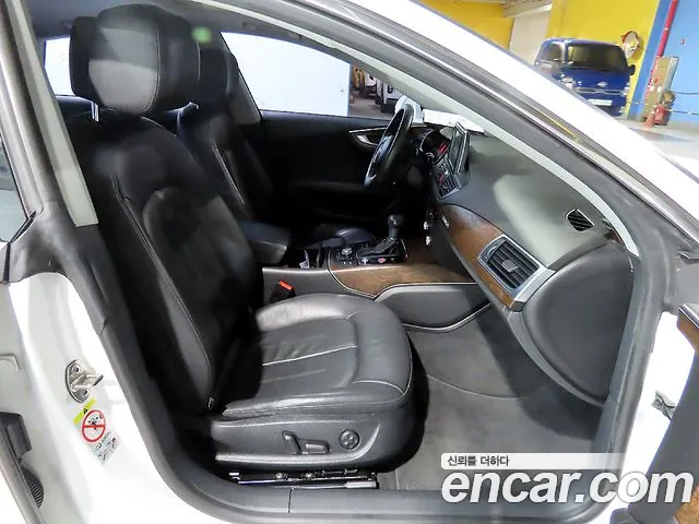 Audi A7 2013 thumb 11