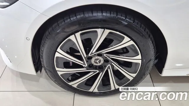 Mercedes-Benz E-Класс 2025 thumb 3