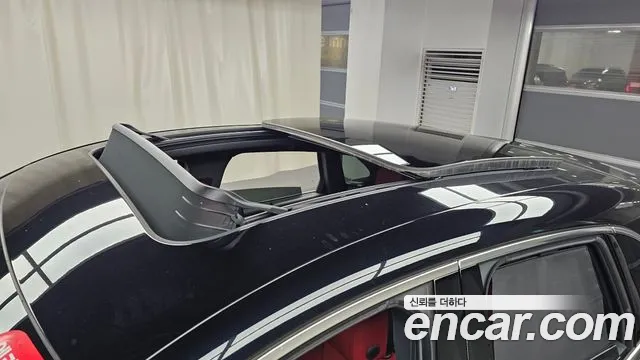 Porsche Macan 2018 thumb 3