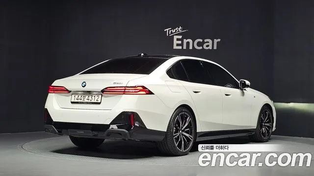 BMW 5 серии 2025 thumb 12